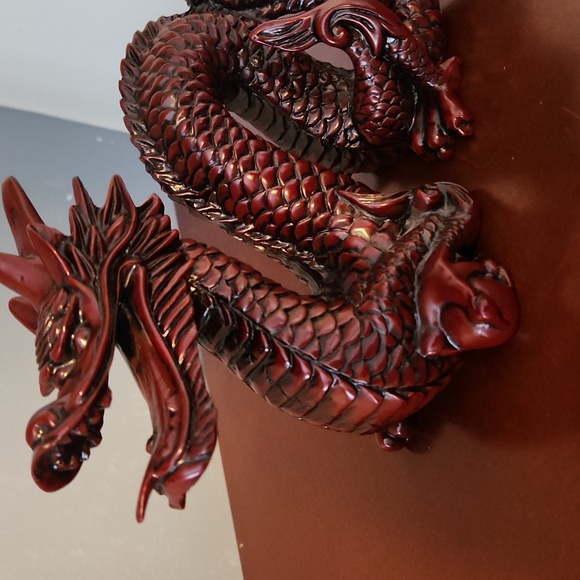 Elegant Red Dragon Sculpture - Picture 4 of 9